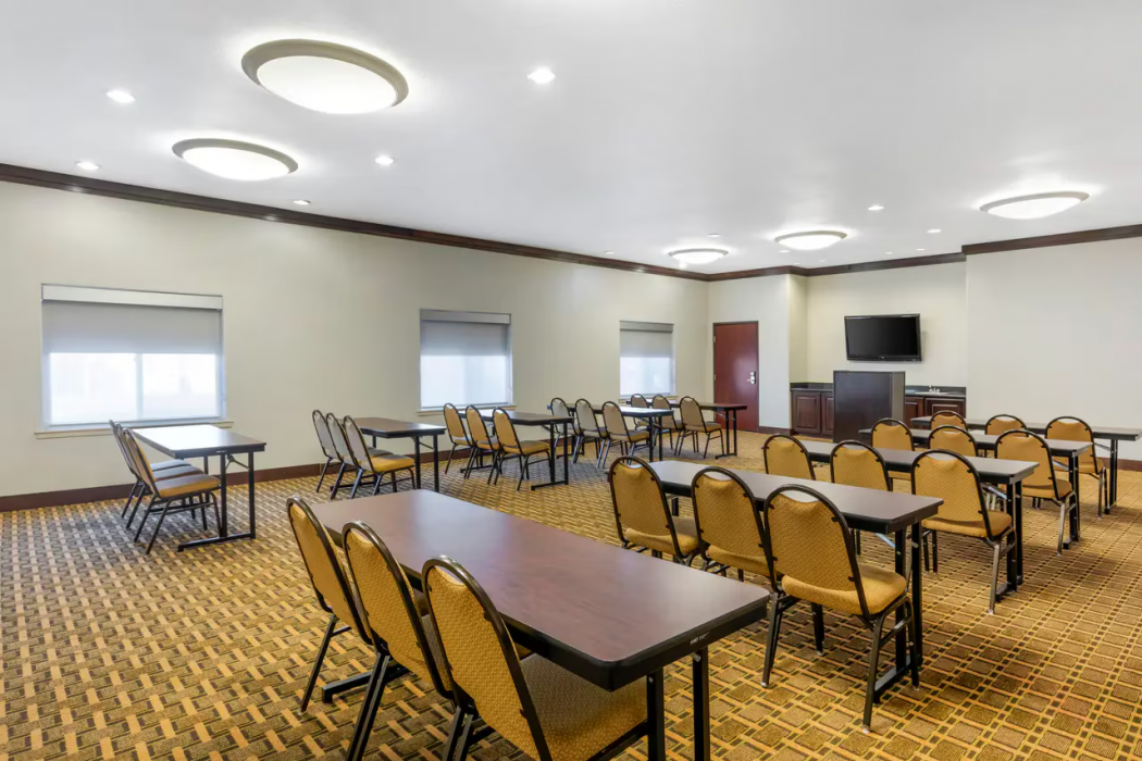 Comfort Inn and Suites Mexia, TX 26/59