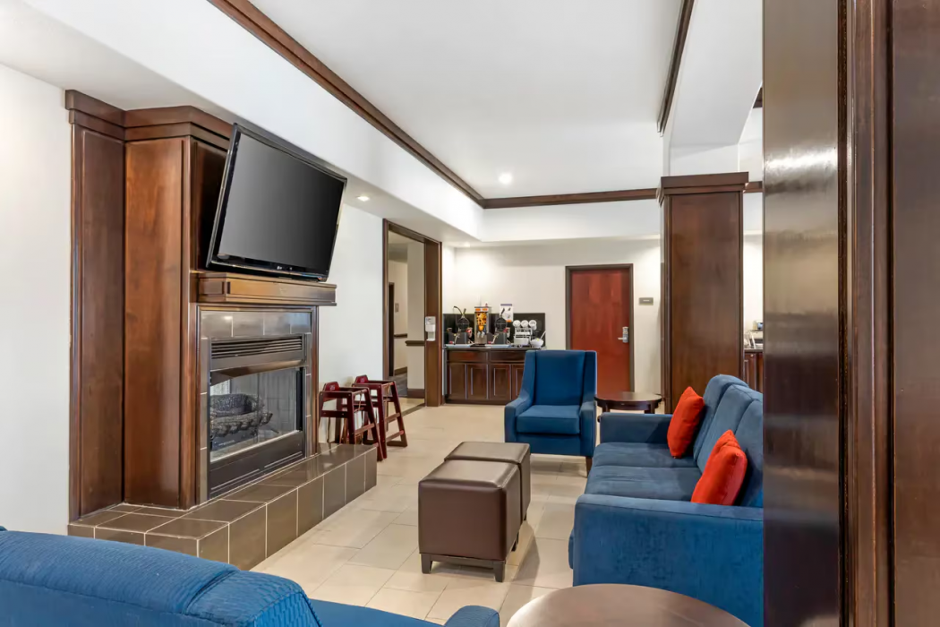 Comfort Inn and Suites Mexia, TX 4/59