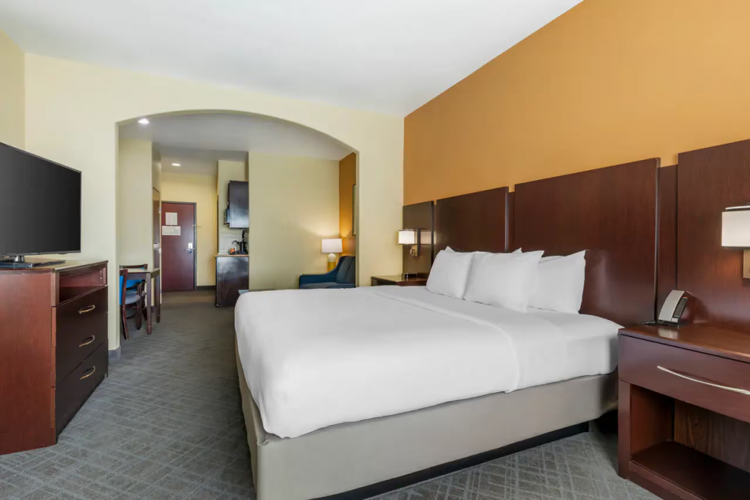 Comfort Inn and Suites Mexia, TX 13/59