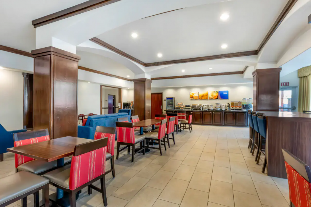Comfort Inn and Suites Mexia, TX 24/59