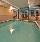 Holiday Inn Express Suites North Kansas City Ex Quality Inn Suites 21/52