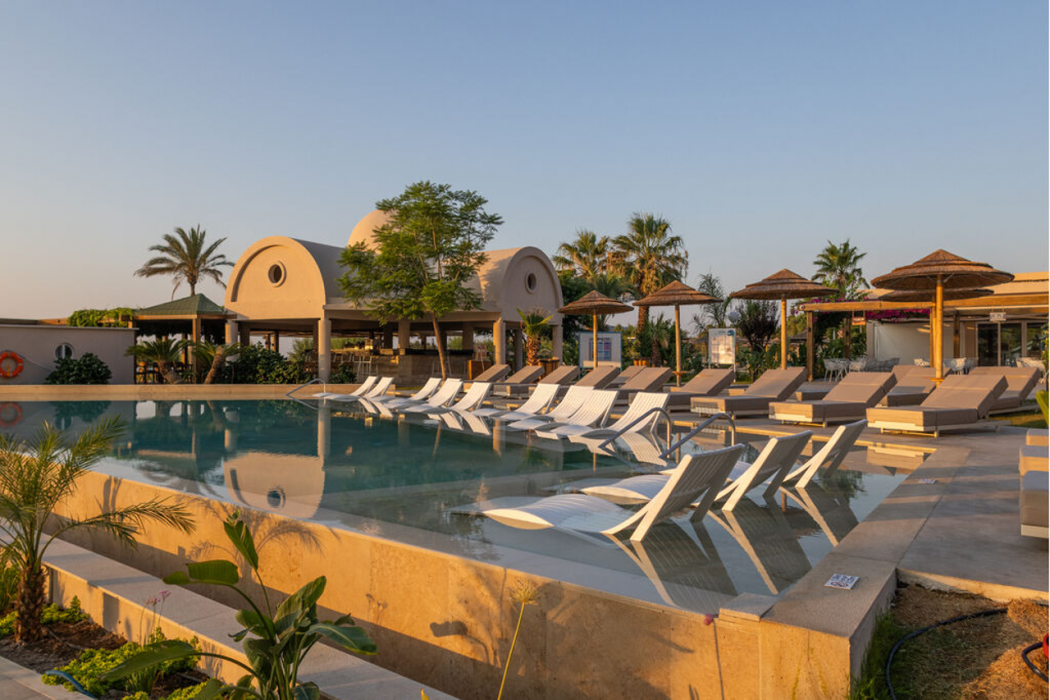 Pegasos Deluxe Beach Hotel 46/113