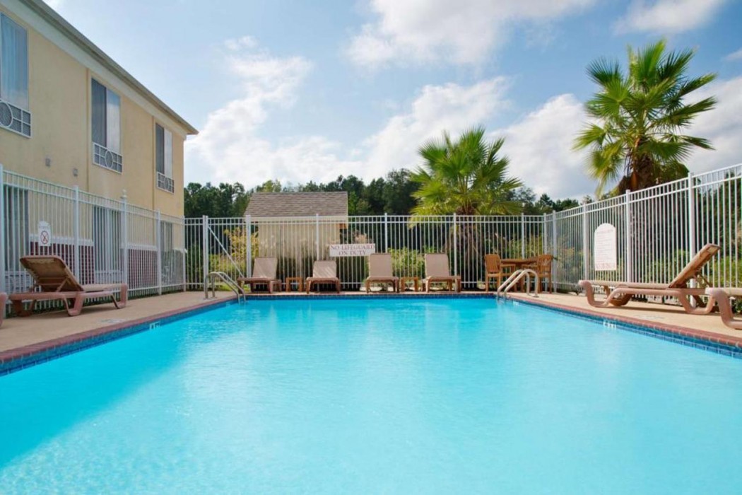 Express Inn Leesville Ft Johnson 11/18