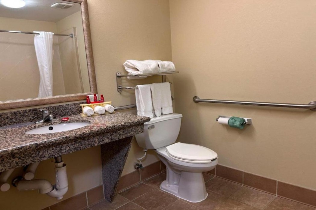 Express Inn Leesville Ft Johnson 7/18