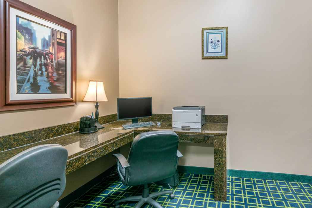 Quality Inn Suites Jefferson City 8/22