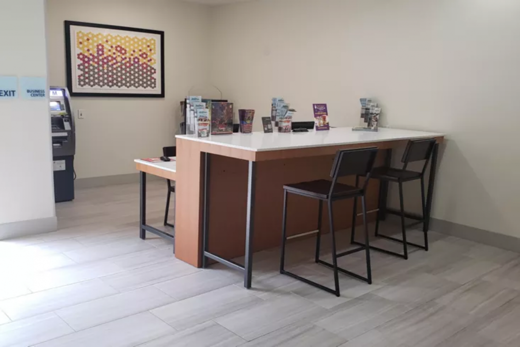 Holiday Inn Express Tampa N I-75 - University Area by IHG 31/69