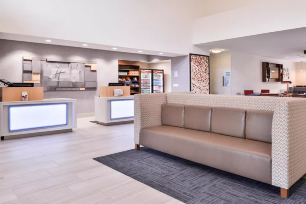 Holiday Inn Express Tampa N I-75 - University Area by IHG 4/69