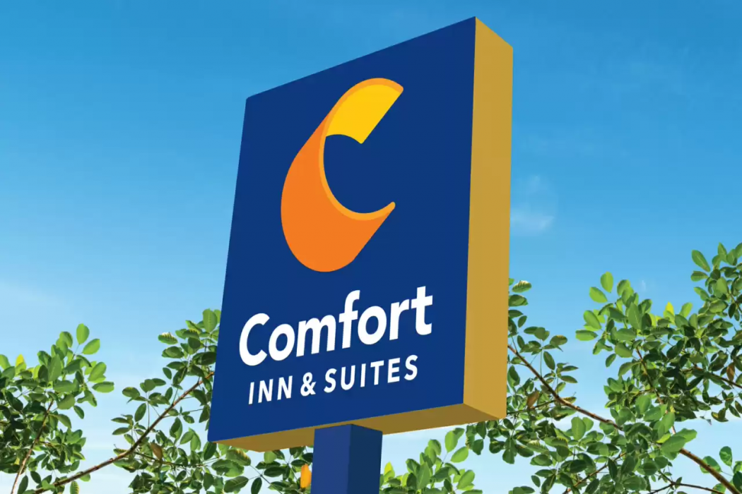 Comfort Inn & Suites Sharonville - Cincinnati North 1/6