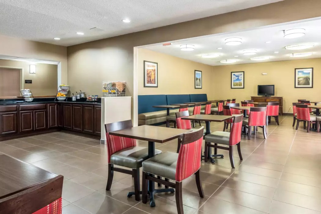 Comfort Inn & Suites - Hannibal 24/31