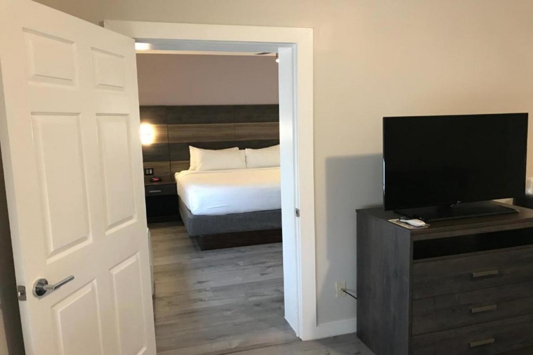 HOM Hotel Gainesville, SureStay Collection by Best Western 4/24