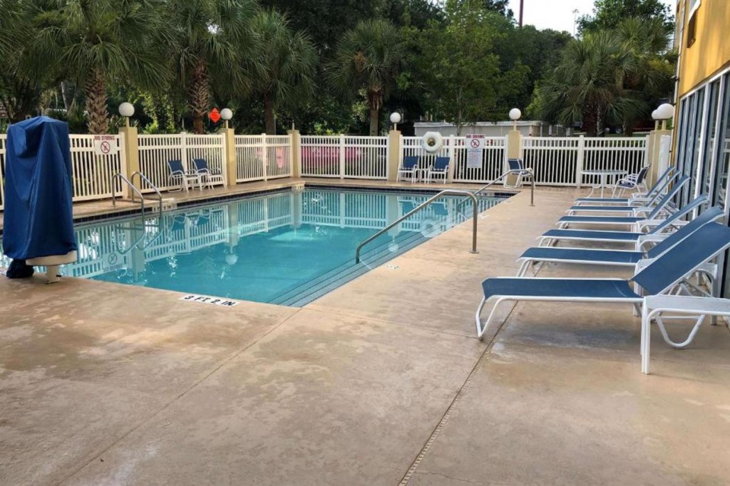 HOM Hotel Gainesville, SureStay Collection by Best Western 12/24