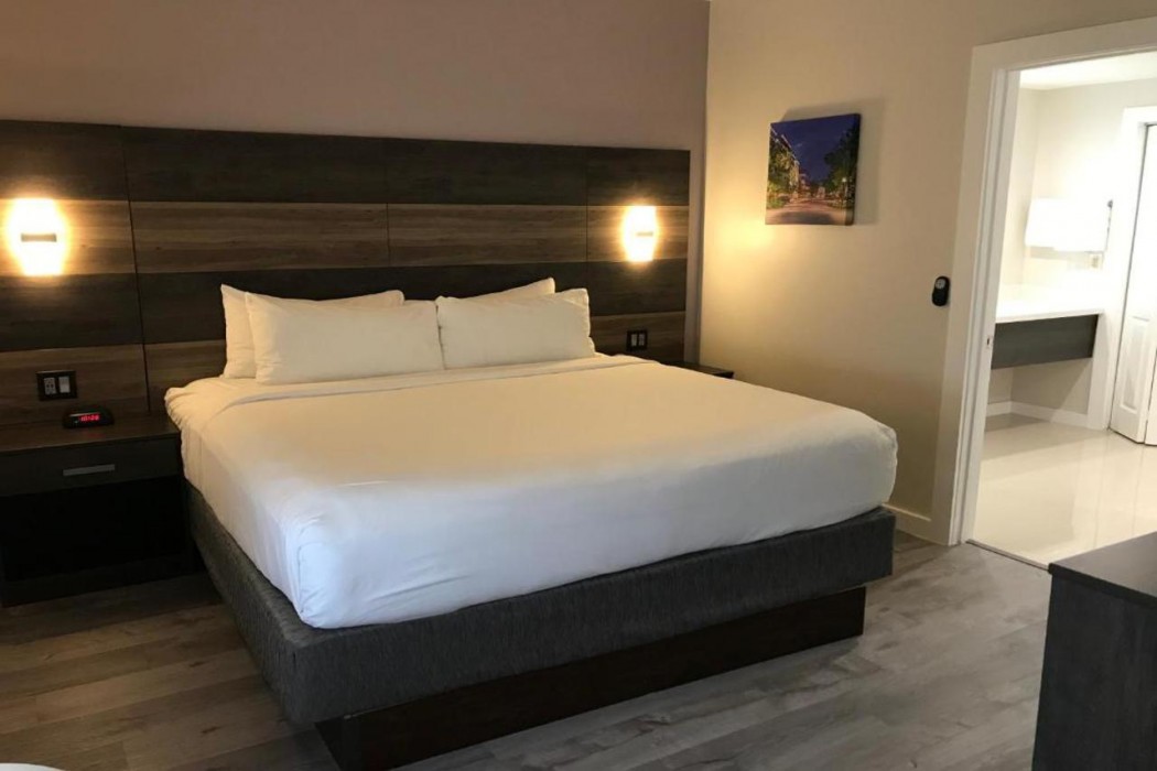HOM Hotel Gainesville, SureStay Collection by Best Western 8/24