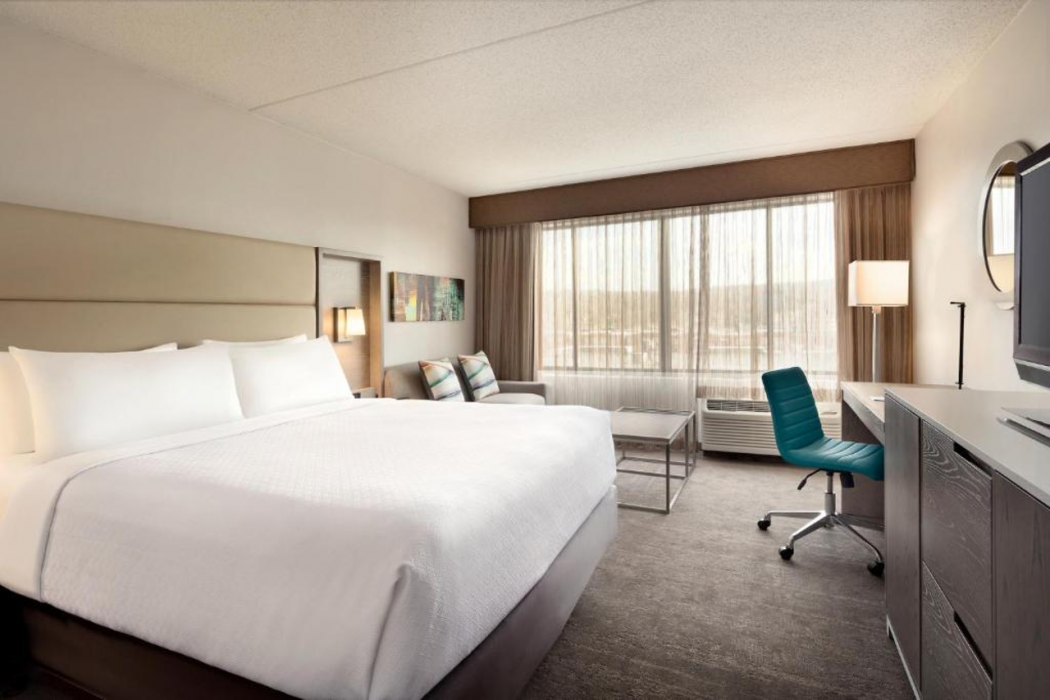 Crowne Plaza Englewood 5/48