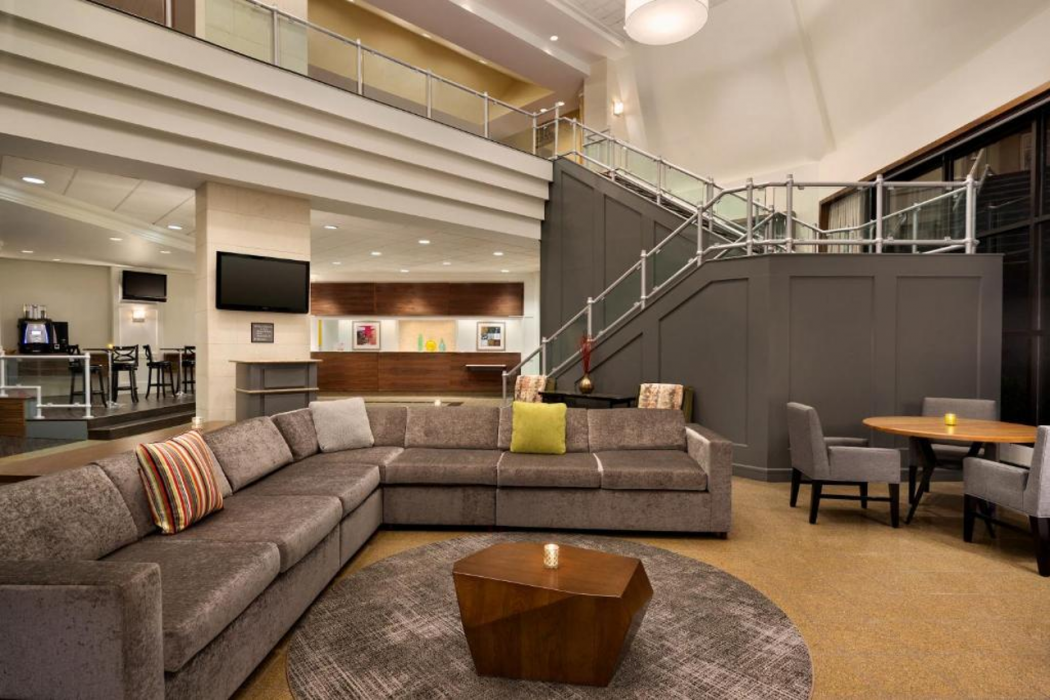Crowne Plaza Englewood 21/48