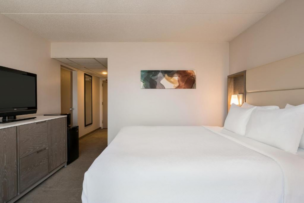 Crowne Plaza Englewood 6/48
