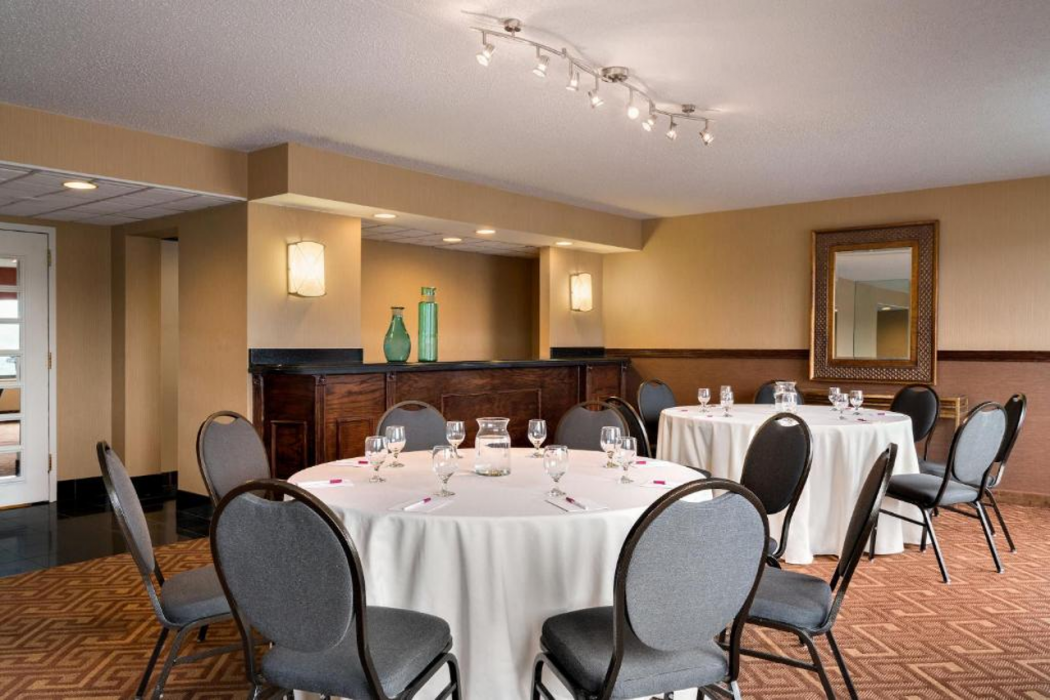 Crowne Plaza Englewood 14/48
