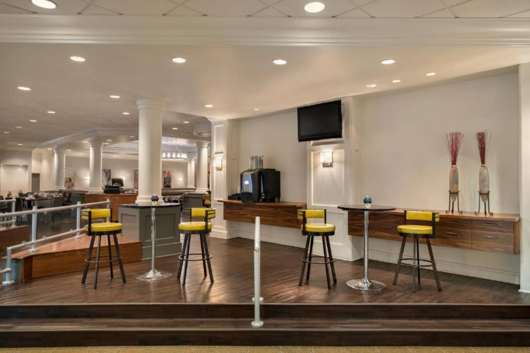 Crowne Plaza Englewood 13/48