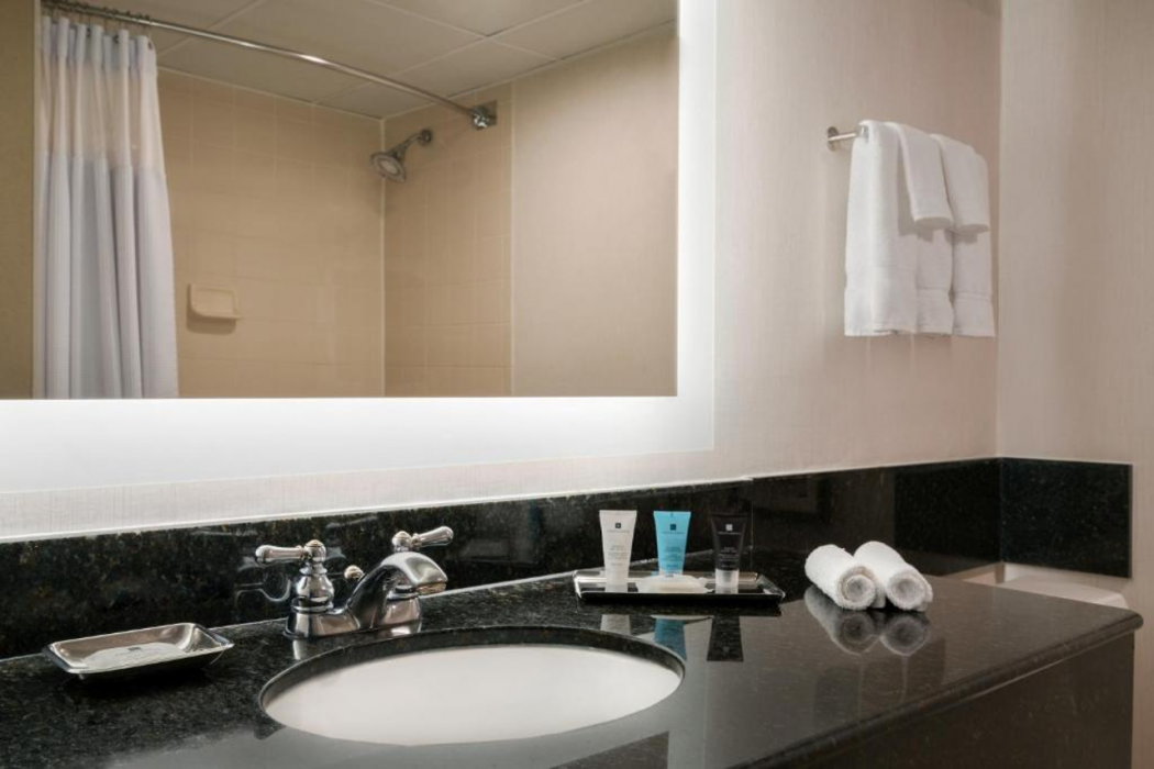 Crowne Plaza Englewood 11/48