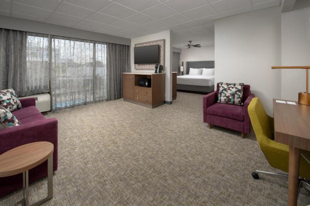 Crowne Plaza San Antonio Airport 8/31