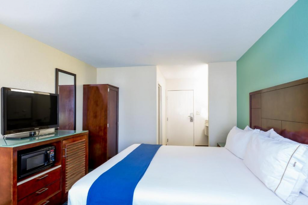 GreenTree Inn San Diego Mission Bay 8/44