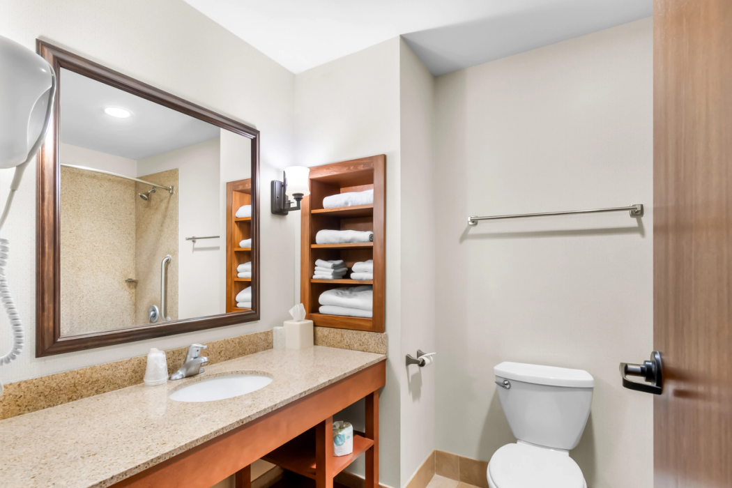 Comfort Inn and Suites Mountain Iron And Virginia 17/30