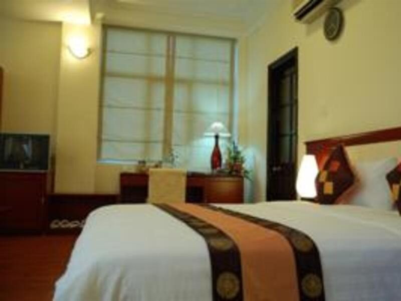 MOONVIEW HOTEL 14/30