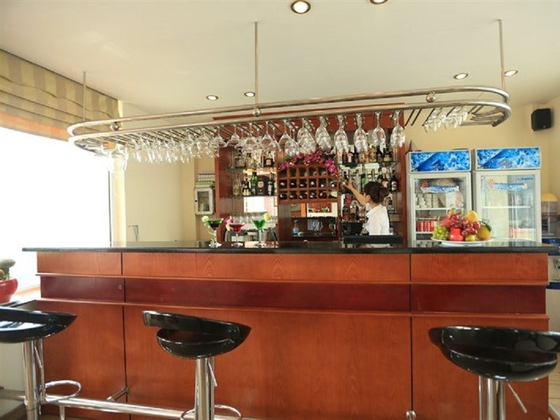 MOONVIEW HOTEL 20/30