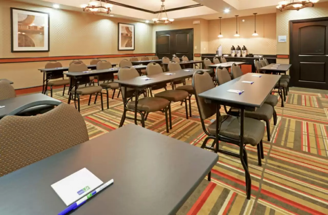 Comfort Inn & Suites Dallas Medical-Market Center 8/23