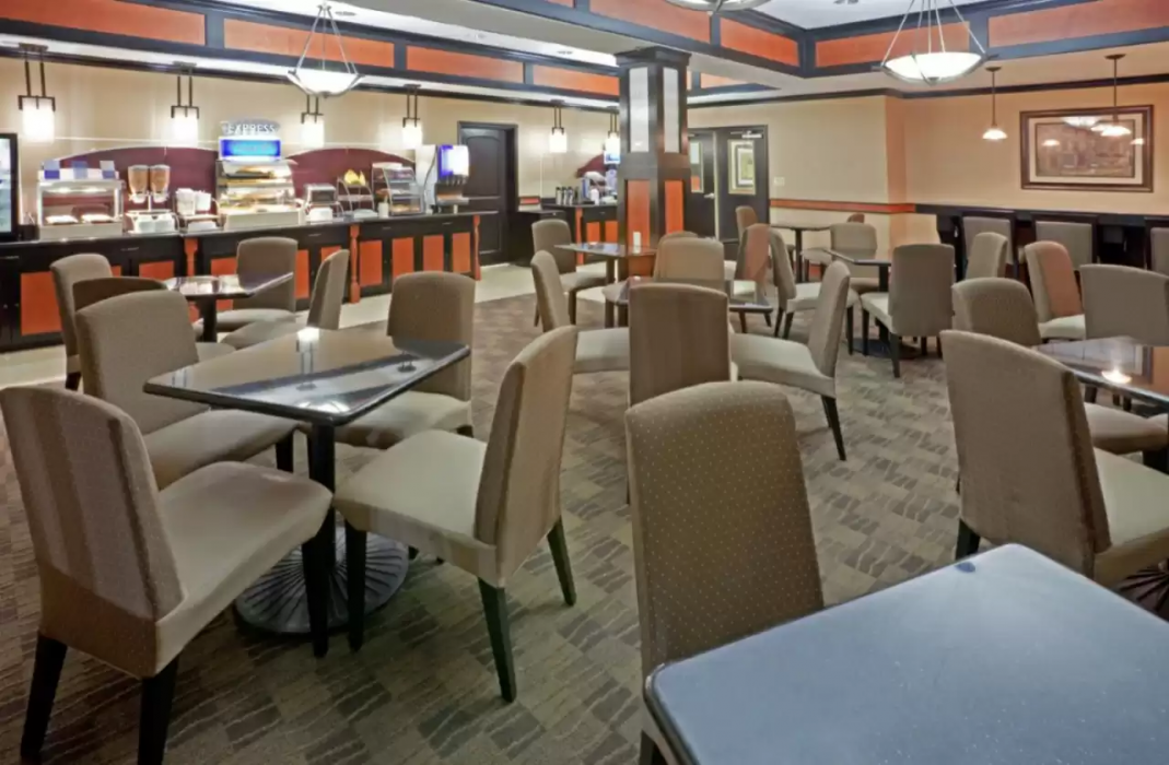 Comfort Inn & Suites Dallas Medical-Market Center 6/23