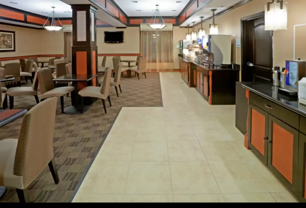 Comfort Inn & Suites Dallas Medical-Market Center 5/23