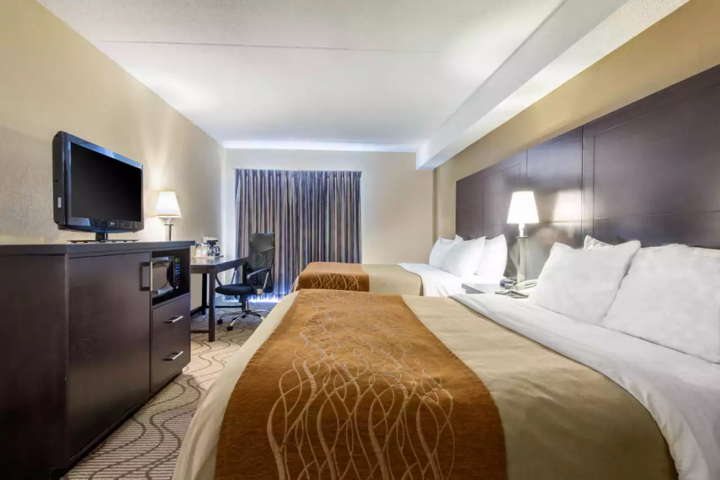 Comfort Inn North Bay, ON 8/24
