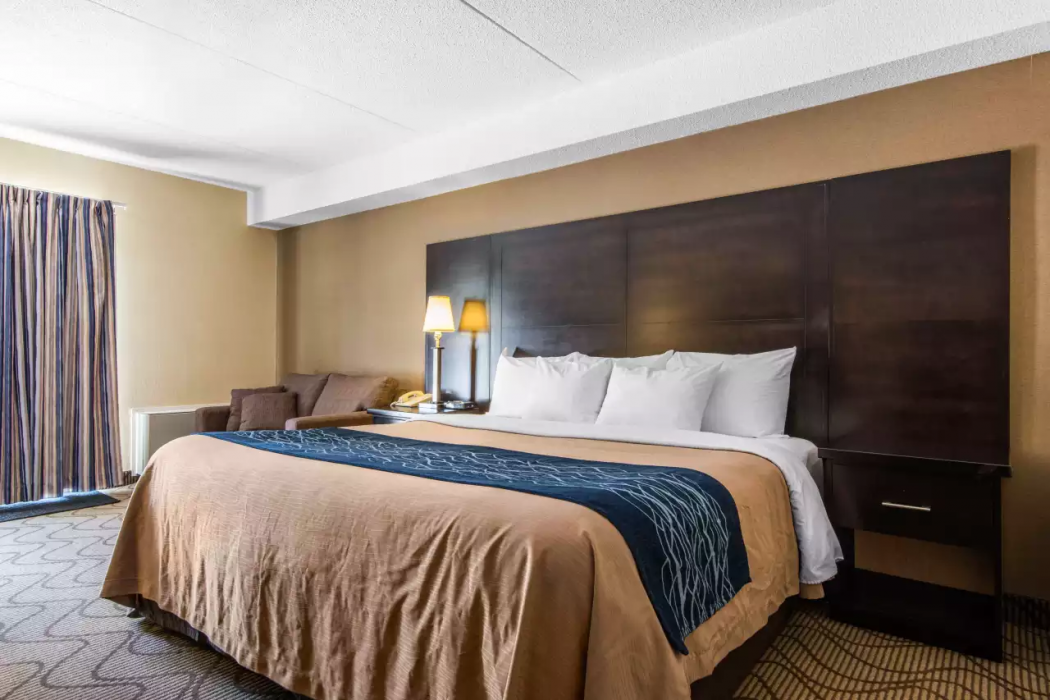 Comfort Inn North Bay, ON 11/24