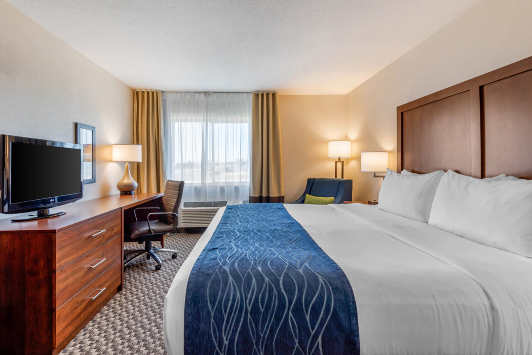 Comfort Inn & Suites near Route 66 12/35
