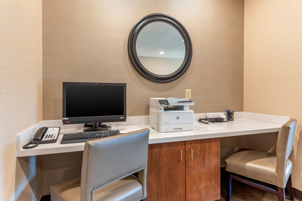 Comfort Inn & Suites near Route 66 16/35