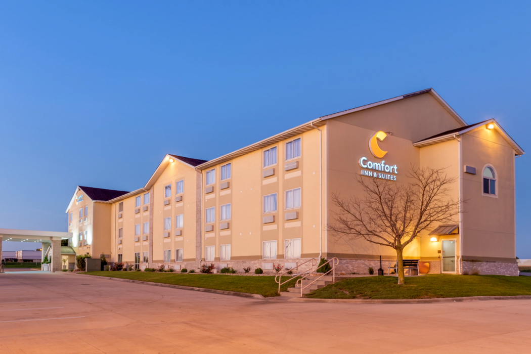 Comfort Inn & Suites near Route 66 1/35