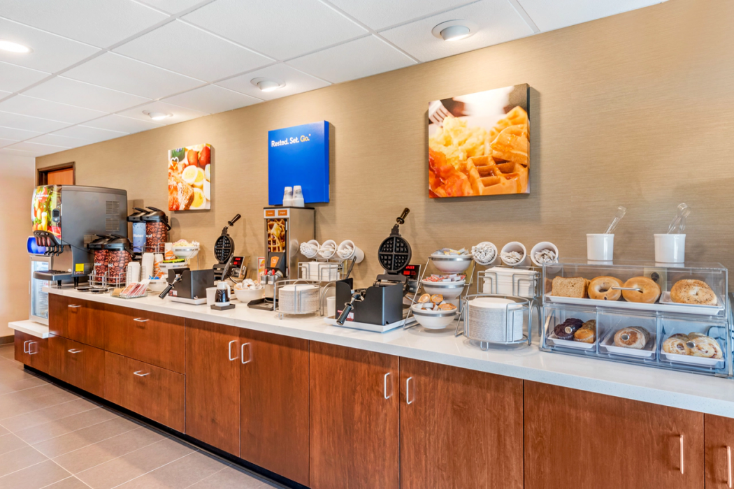 Comfort Inn & Suites near Route 66 18/35