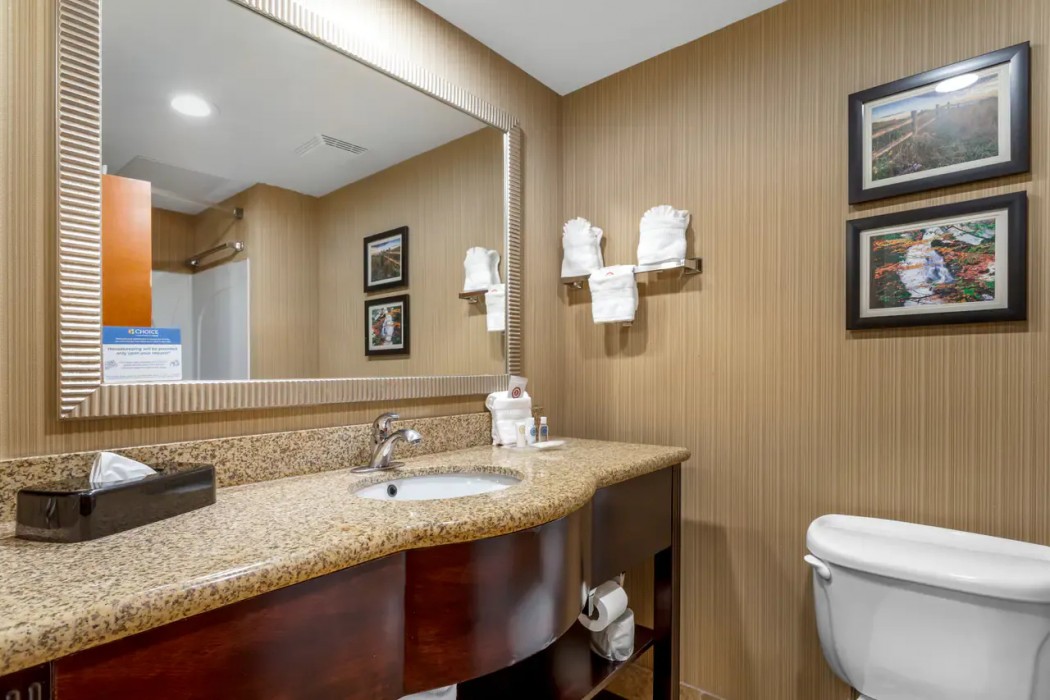 Comfort Suites Knoxville North 23/45