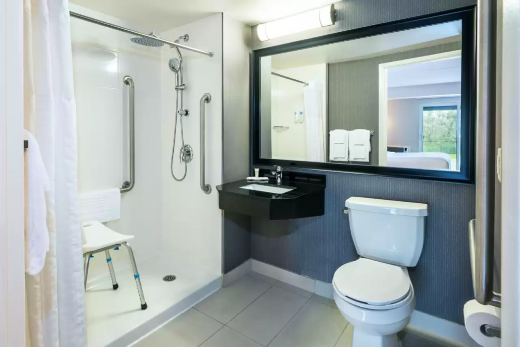 Comfort Inn Newmarket - Aurora 12/30
