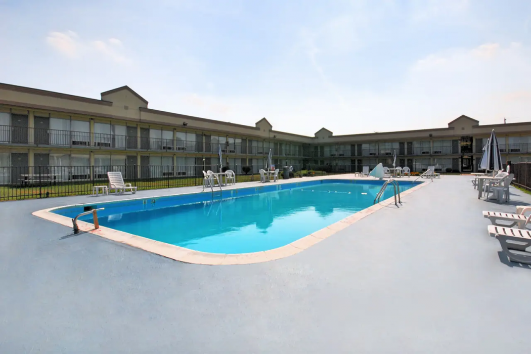 Quality Inn and Suites York PA 17/27