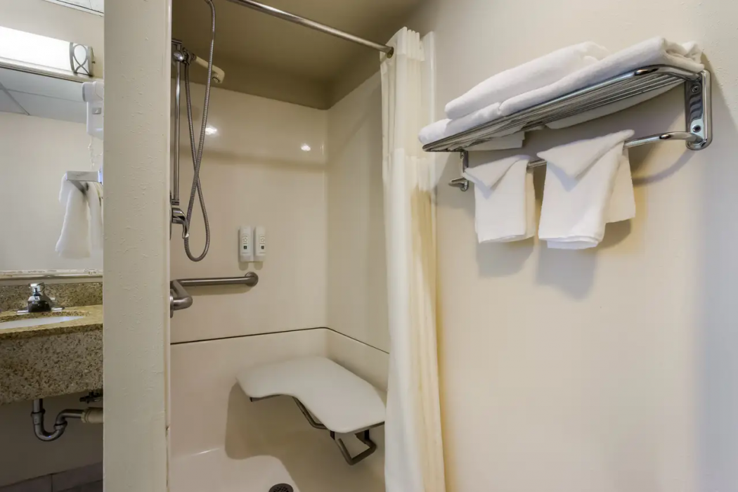 Quality Inn & Suites Millville 10/26