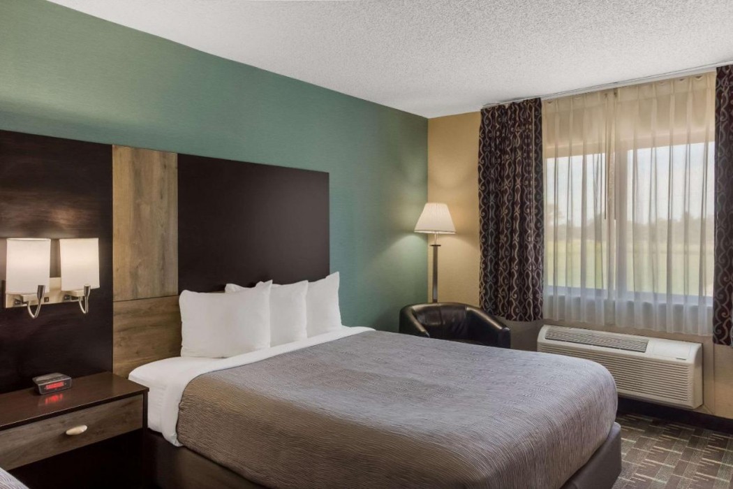 Quality Inn Galesburg near US Highway 34 and I-74 12/23