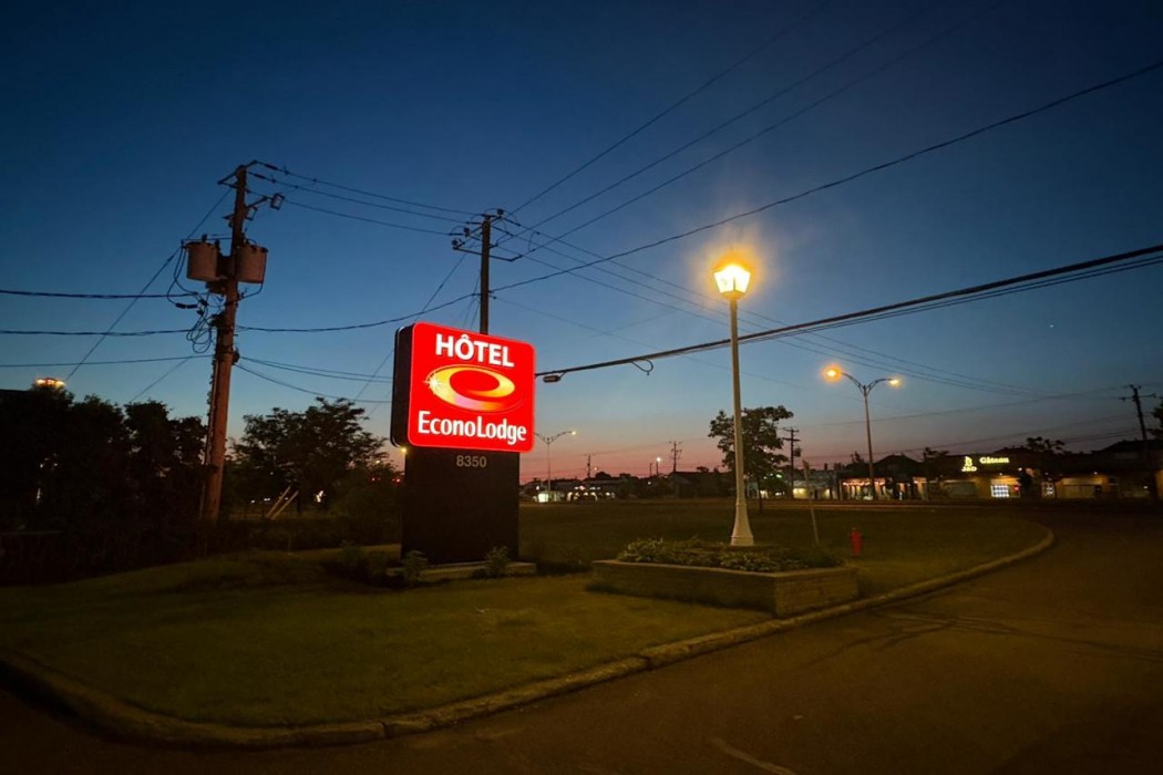 Econo Lodge Brossard, QC 7/28