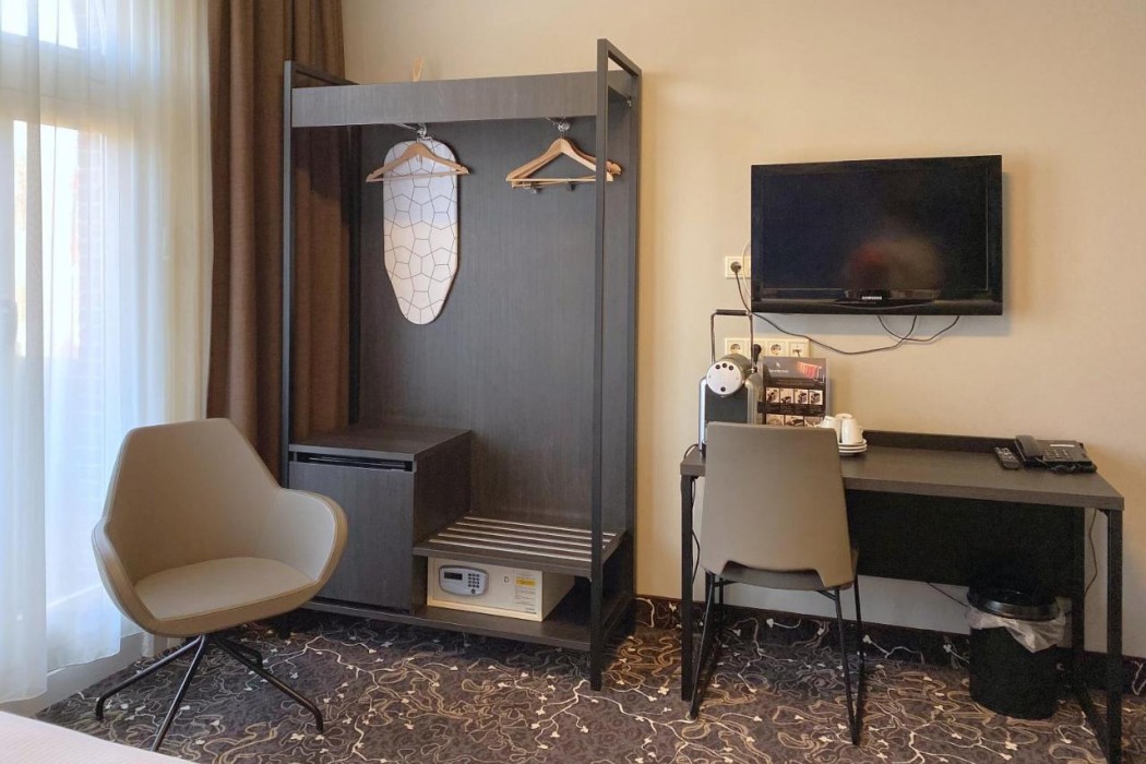 Hotel Van Gogh 11/54