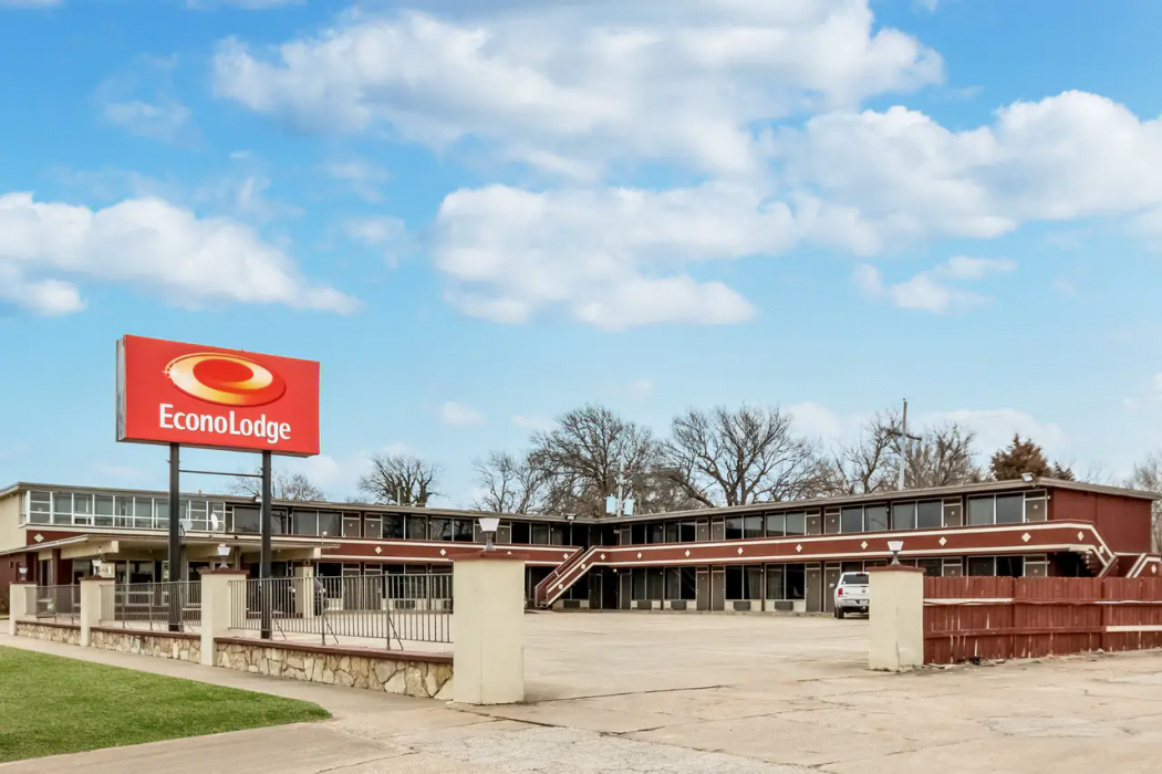 Econo Lodge Winfield 1/24