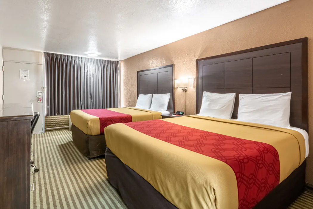 Econo Lodge Winfield 9/24