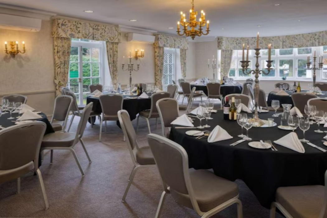 Sunday Box Hill Burford Bridge Hotel 20/57