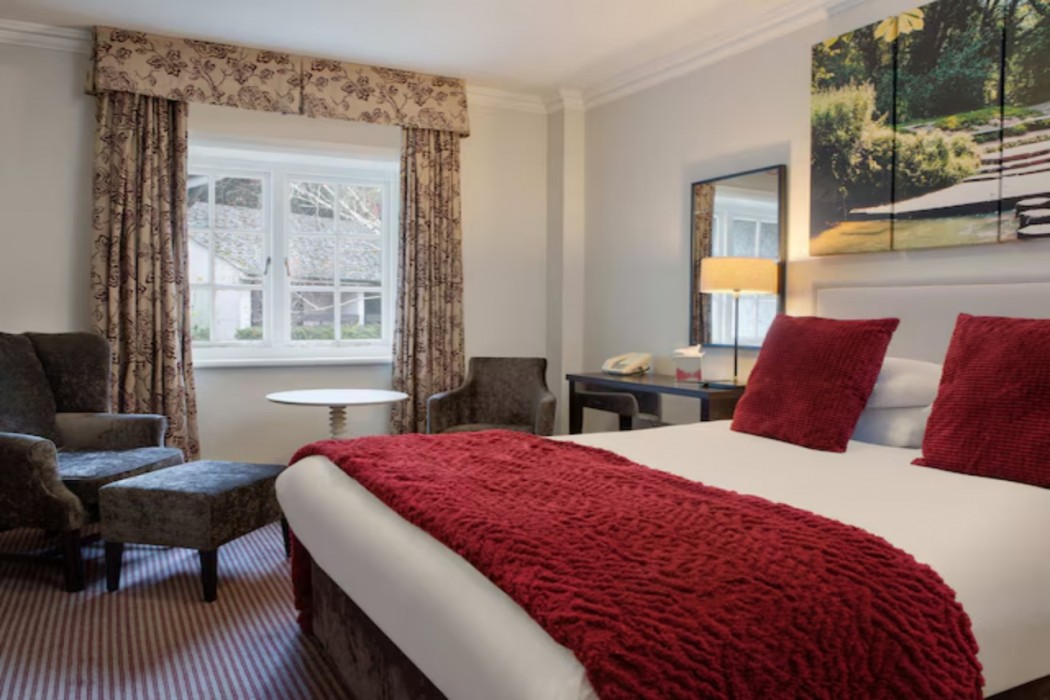 Sunday Box Hill Burford Bridge Hotel 10/57