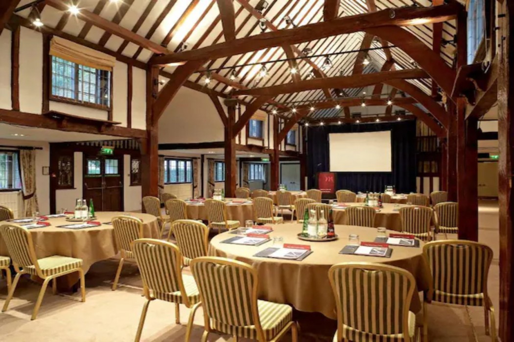Sunday Box Hill Burford Bridge Hotel 19/57