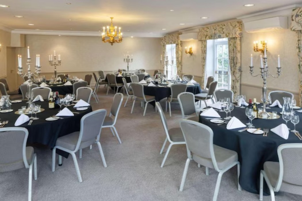 Sunday Box Hill Burford Bridge Hotel 21/57