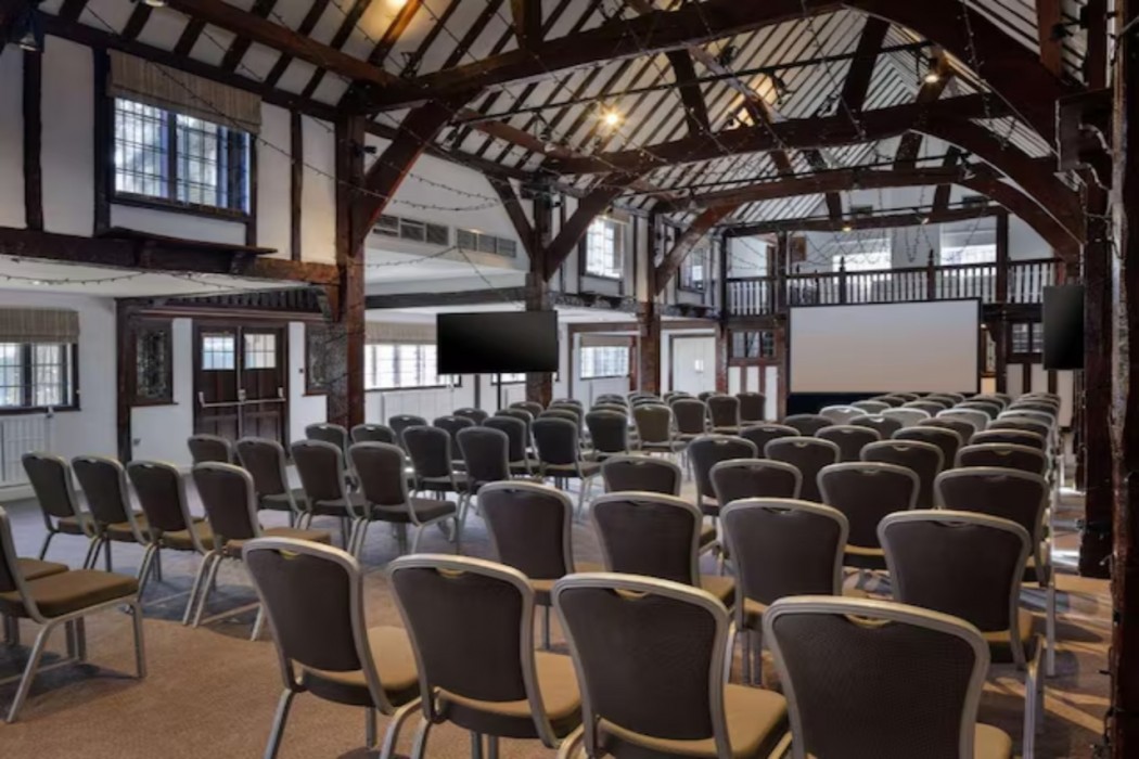 Sunday Box Hill Burford Bridge Hotel 18/57